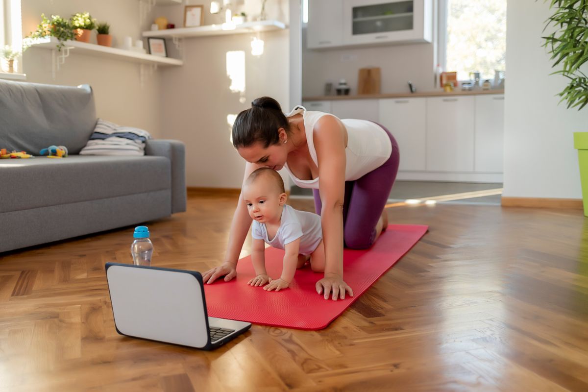 How to Safely Exercise After a C-Section - Moms Into Fitness